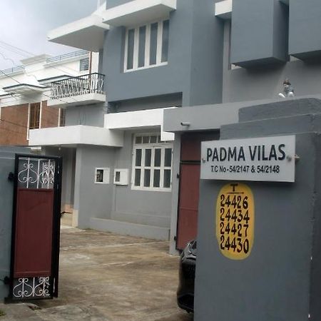 Hotel Bed And Bath For 1-8 People à Thiruvananthapuram Extérieur photo