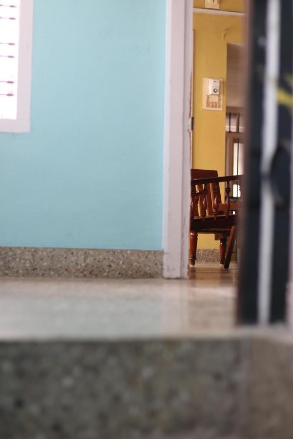 Hotel Bed And Bath For 1-8 People à Thiruvananthapuram Extérieur photo