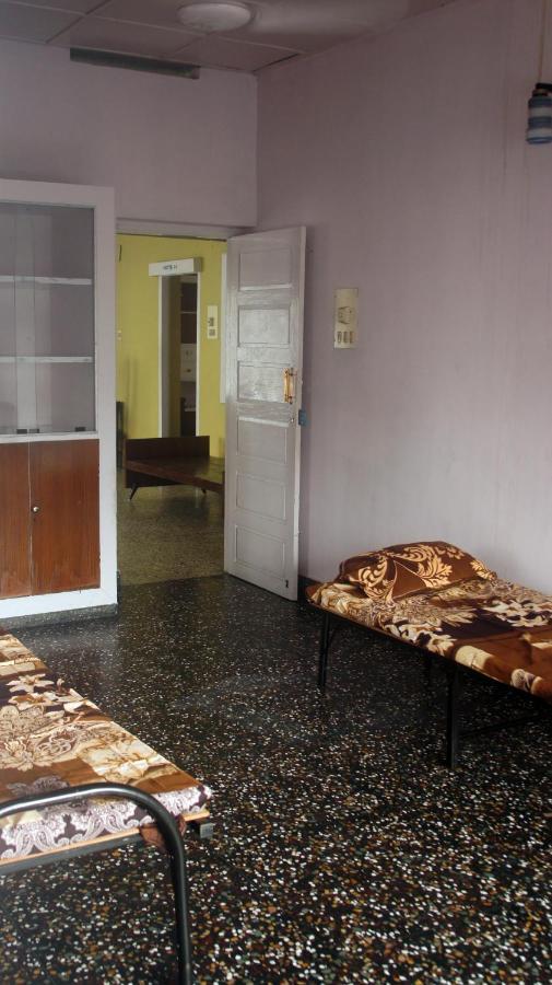 Hotel Bed And Bath For 1-8 People à Thiruvananthapuram Extérieur photo
