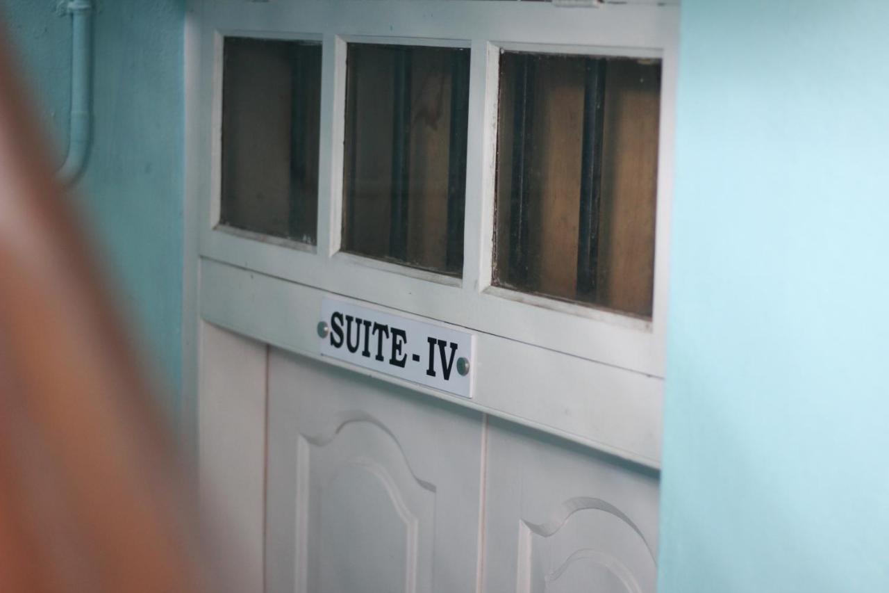 Hotel Bed And Bath For 1-8 People à Thiruvananthapuram Extérieur photo