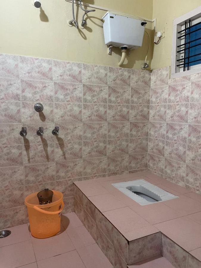 Hotel Bed And Bath For 1-8 People à Thiruvananthapuram Extérieur photo